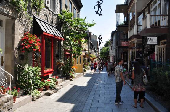 A charmosa Rue du Petit-Champlain, na parte baixa do centro histórico de Quebec, no Canadá